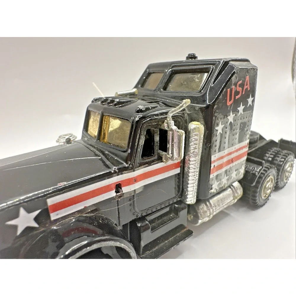Vintage 1982 Zee Toys Kenworth Aerodyne Semi Truck USA Die Cast Black Rig
